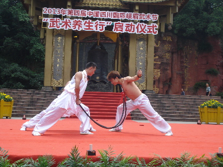 四川旅游出新意 峨眉山武術養(yǎng)生行啟動