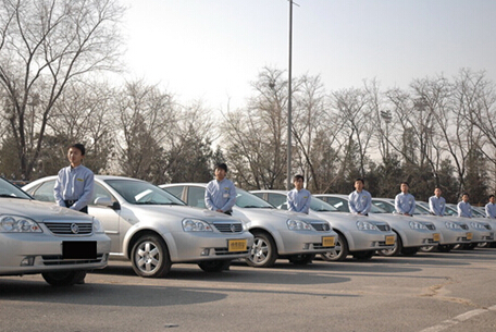 成都汽車(chē)租車(chē)公司推薦租奧迪A8L